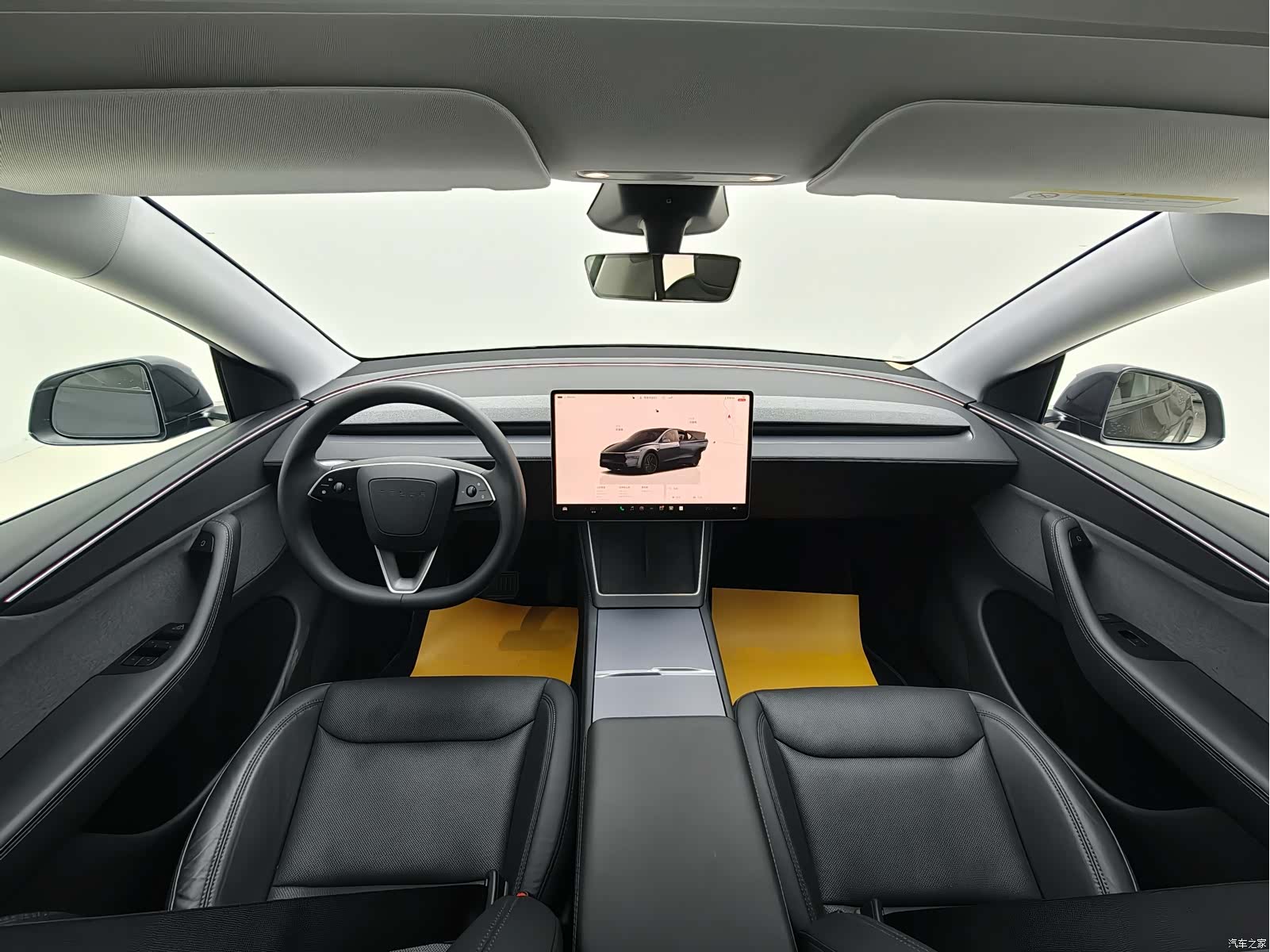 Tesla Model Y, 2025 4