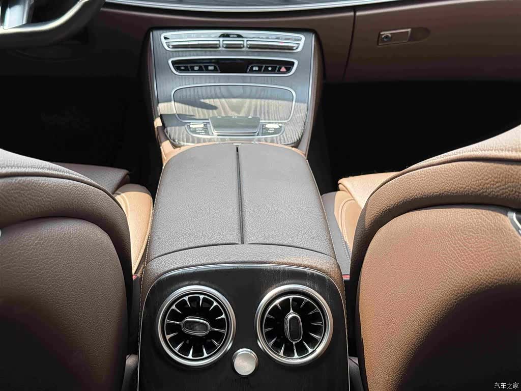 Mercedes-Benz E-Class, 2022 41