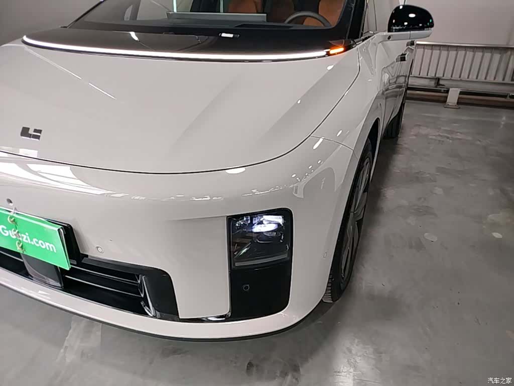Li Auto i8, 2025 24