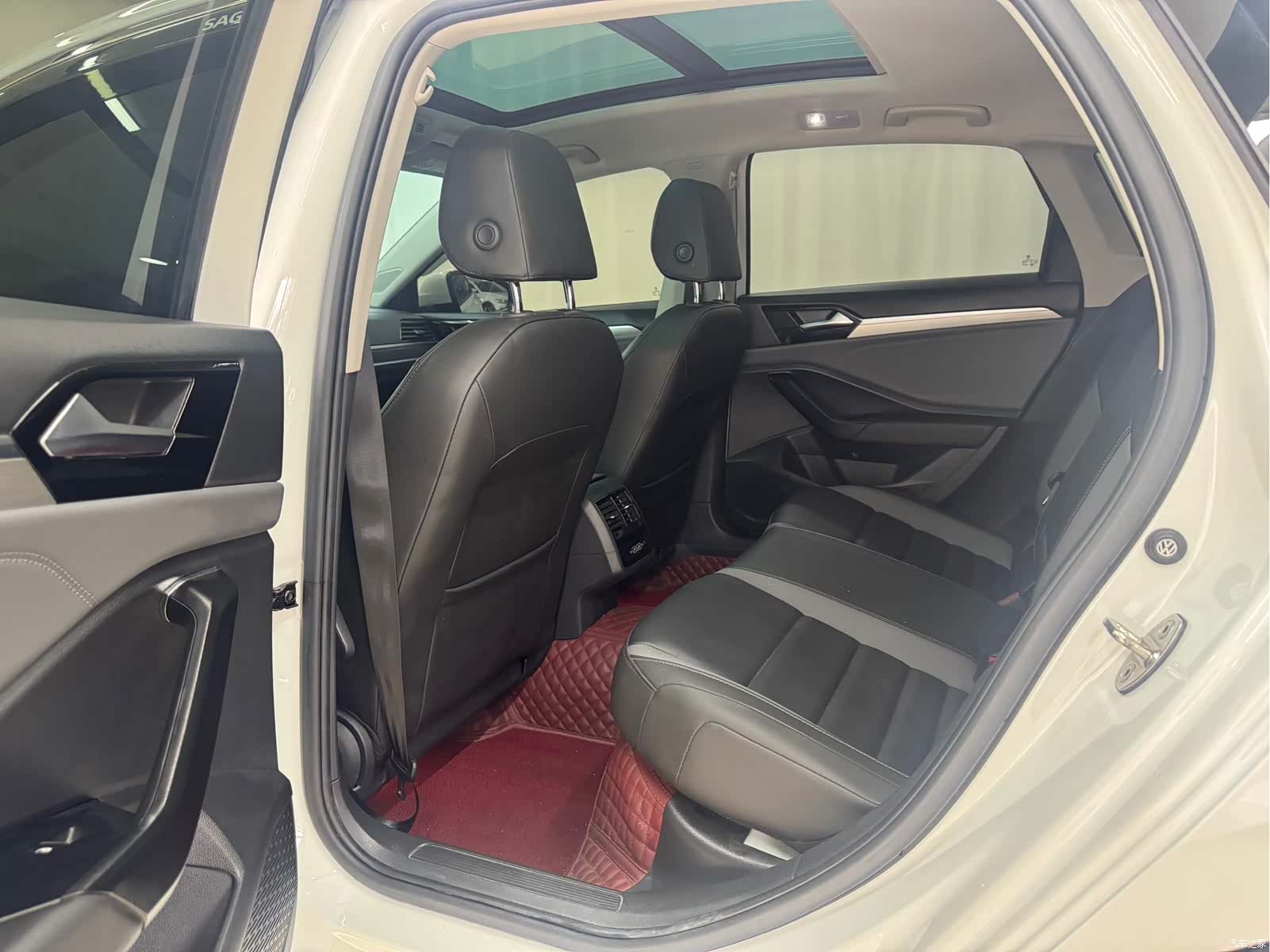 Volkswagen Sagitar, 2022 8