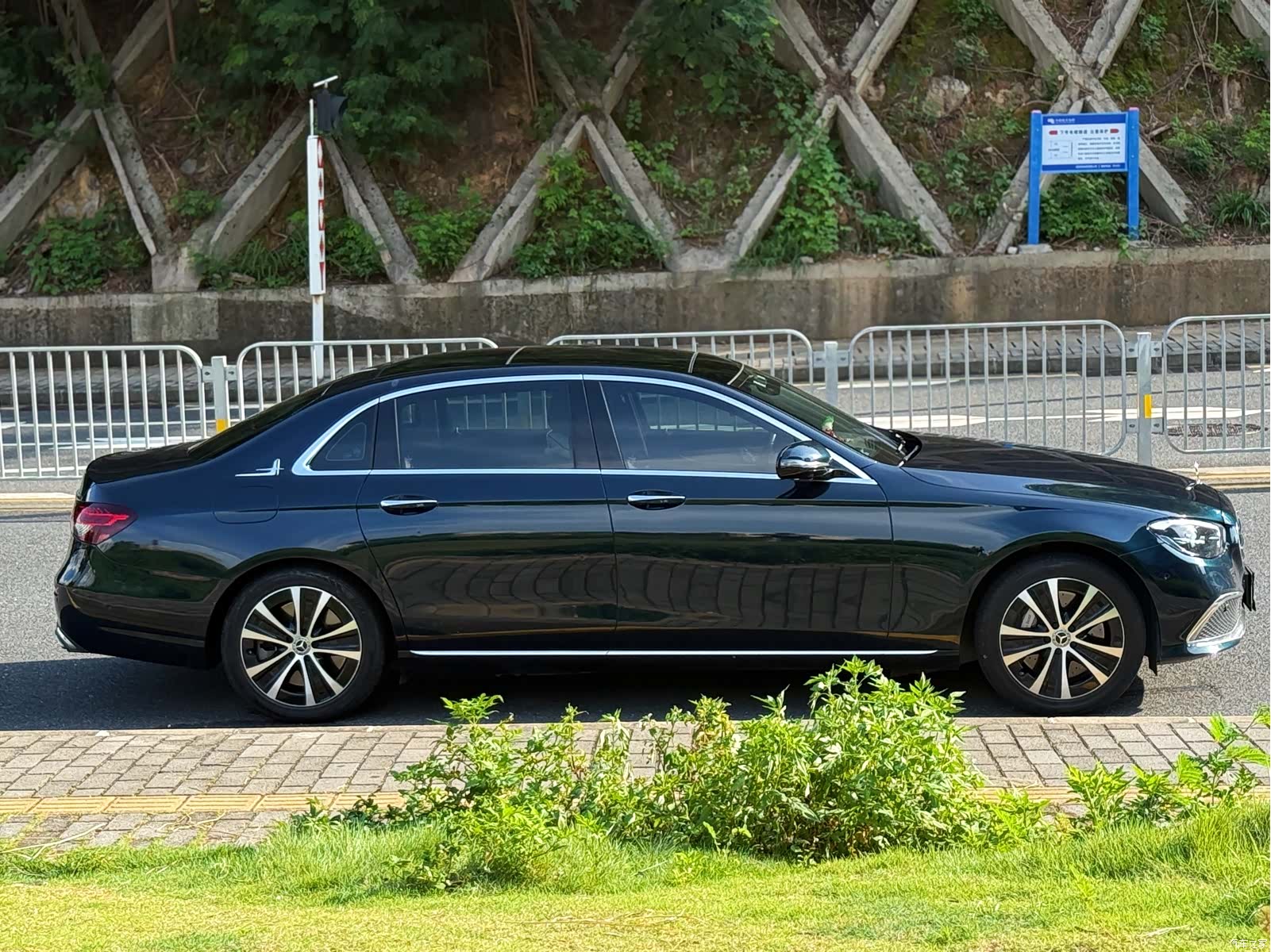 Mercedes-Benz E-Class, 2023 все фото