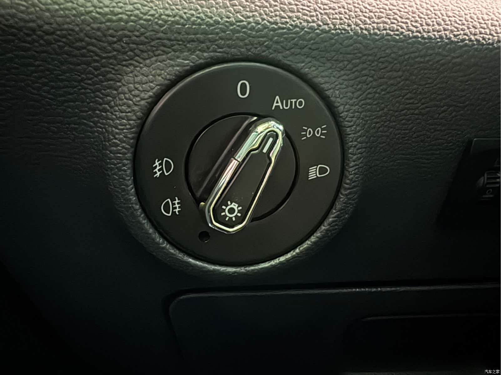 Volkswagen Sagitar, 2022 11