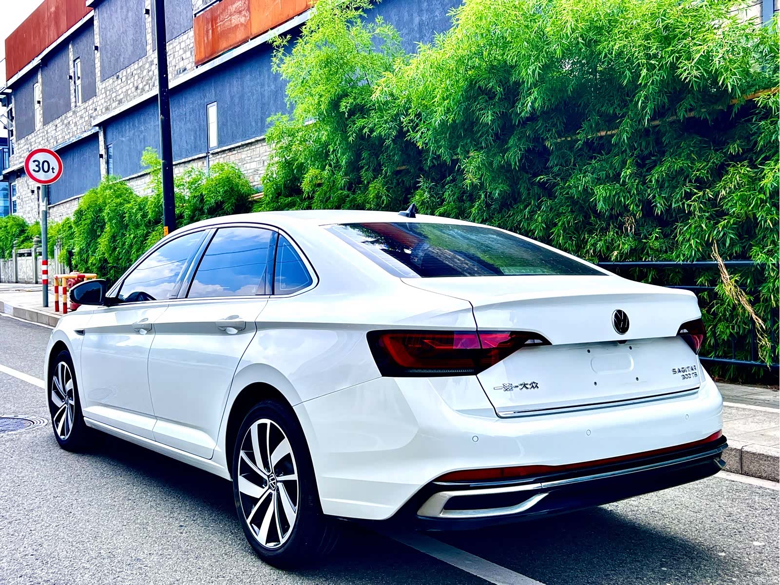 Volkswagen Sagitar, 2023 9