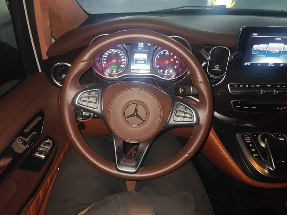 Mercedes-Benz V-class