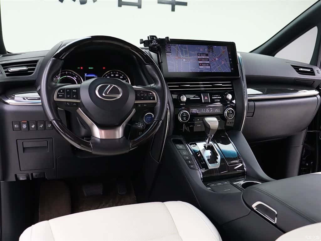 Lexus LM, 2022 11