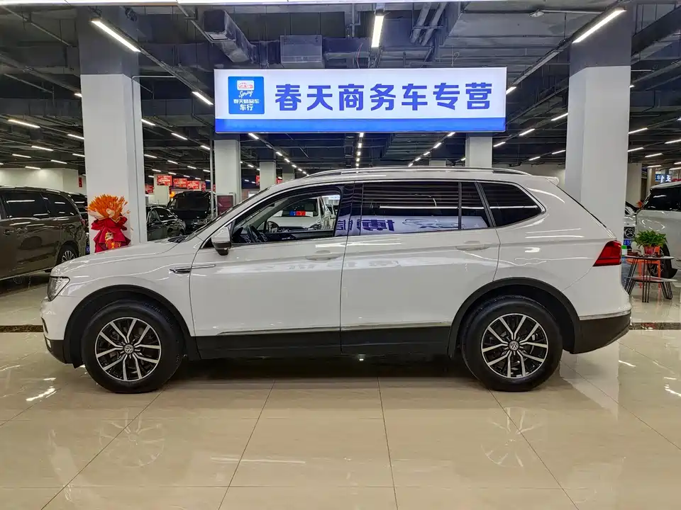 Volkswagen Tiguan L