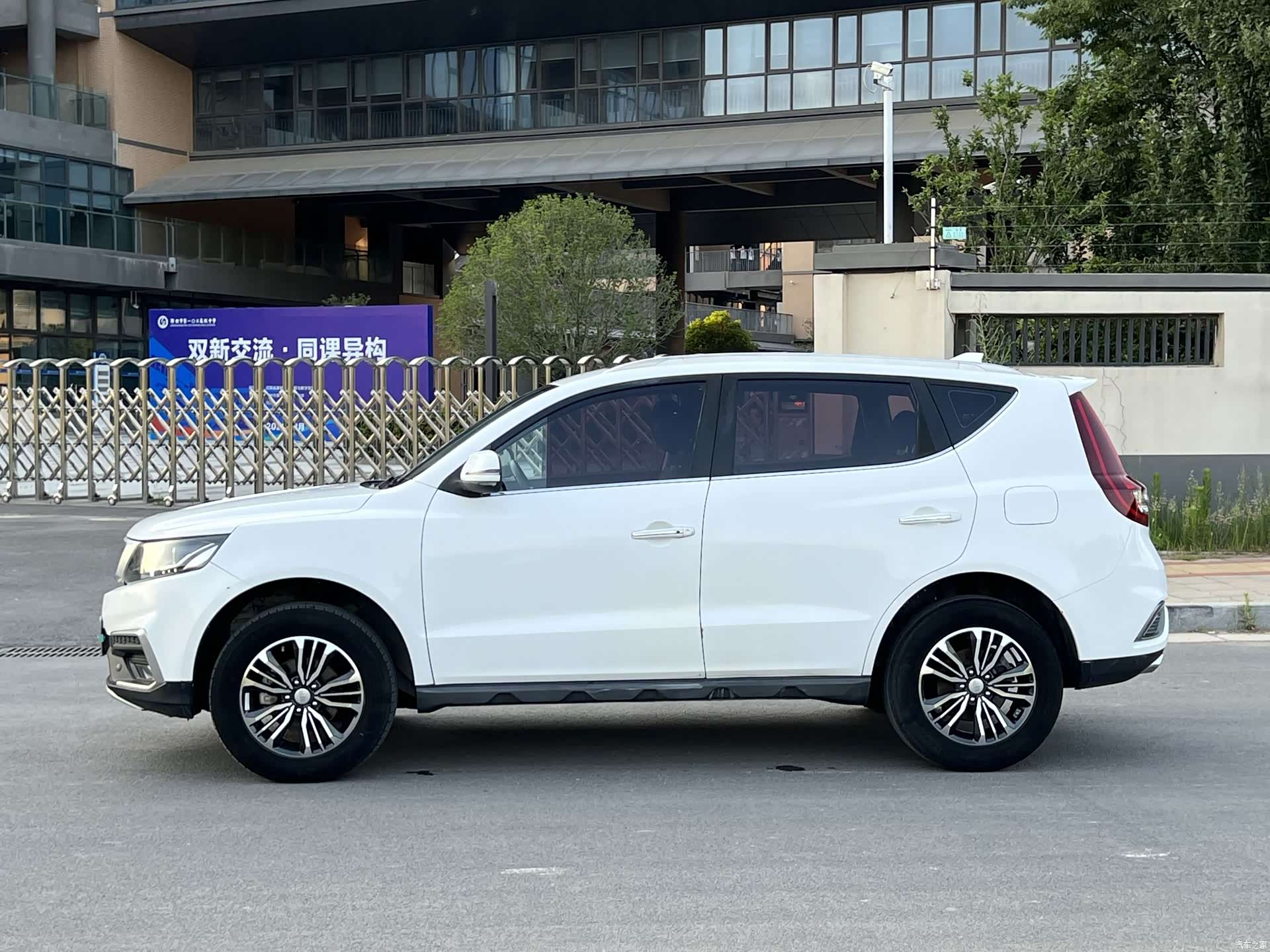 Geely X6, 2018 8