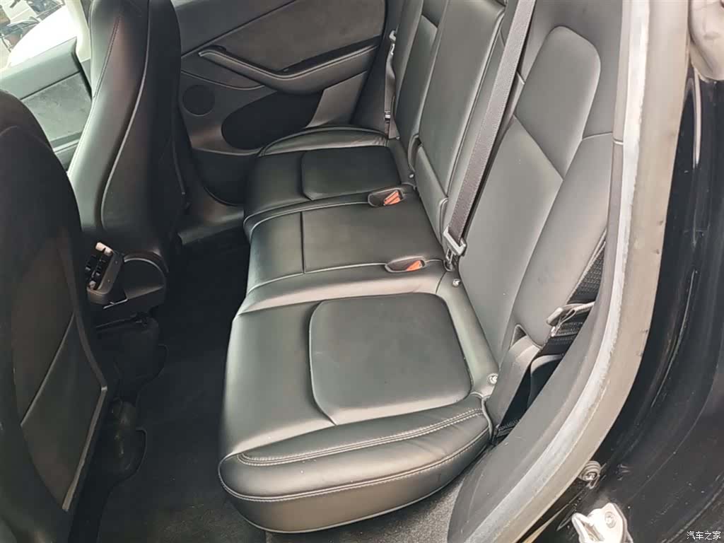 Tesla Model Y, 2023 17