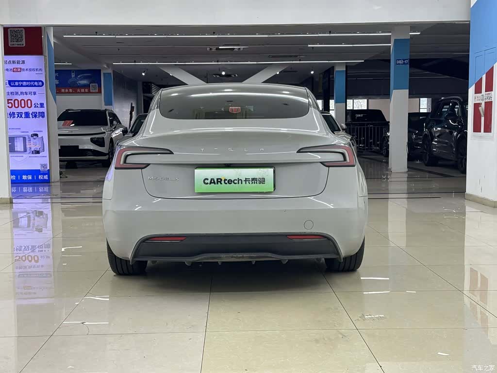 Tesla Model 3, 2023 4