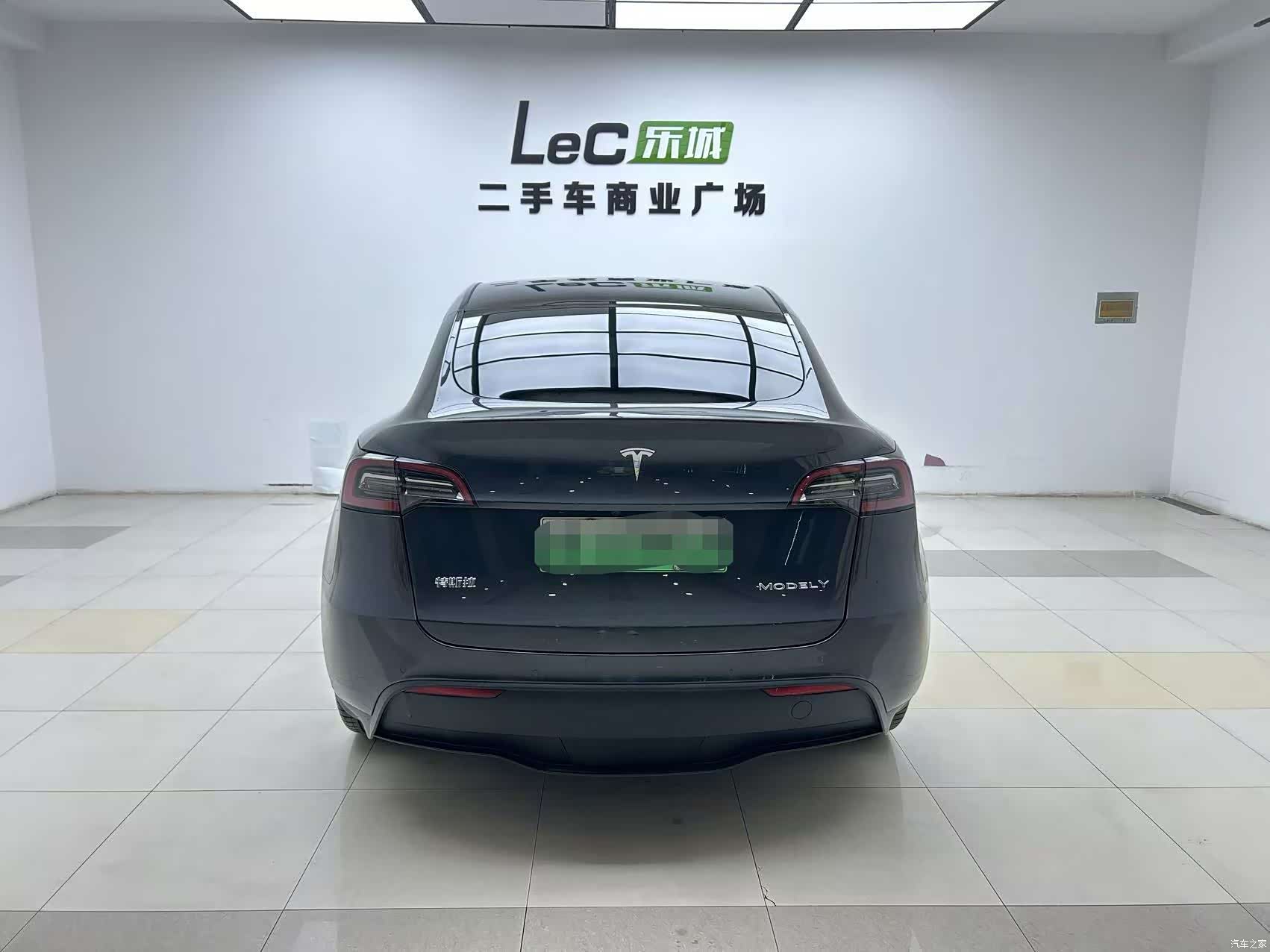 Tesla Model Y, 2022 3
