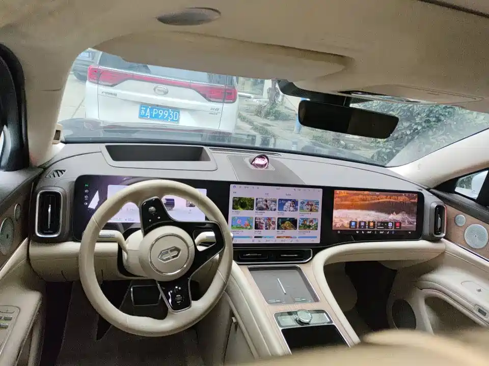 AITO Ask the world M9