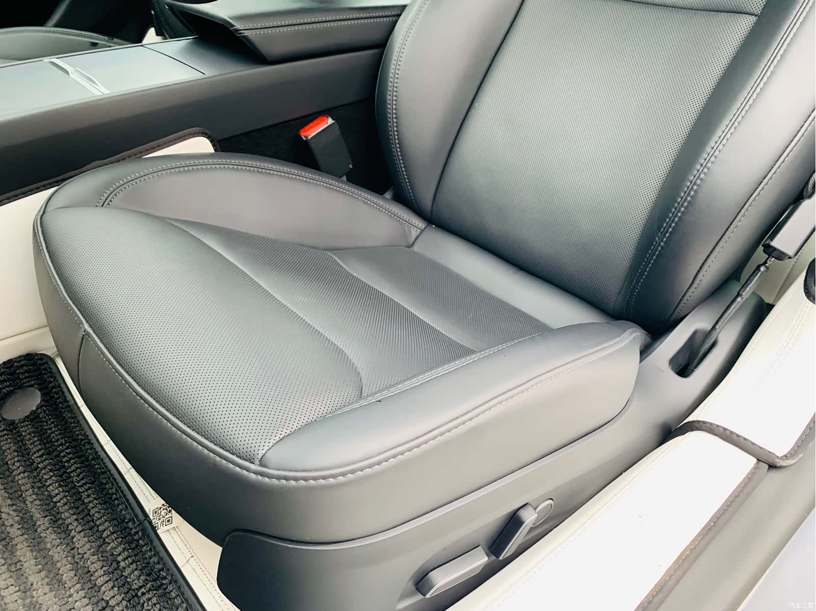 Tesla Model 3, 2024 18