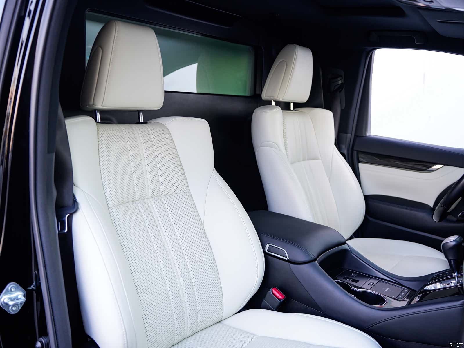 Lexus LM, 2021 12