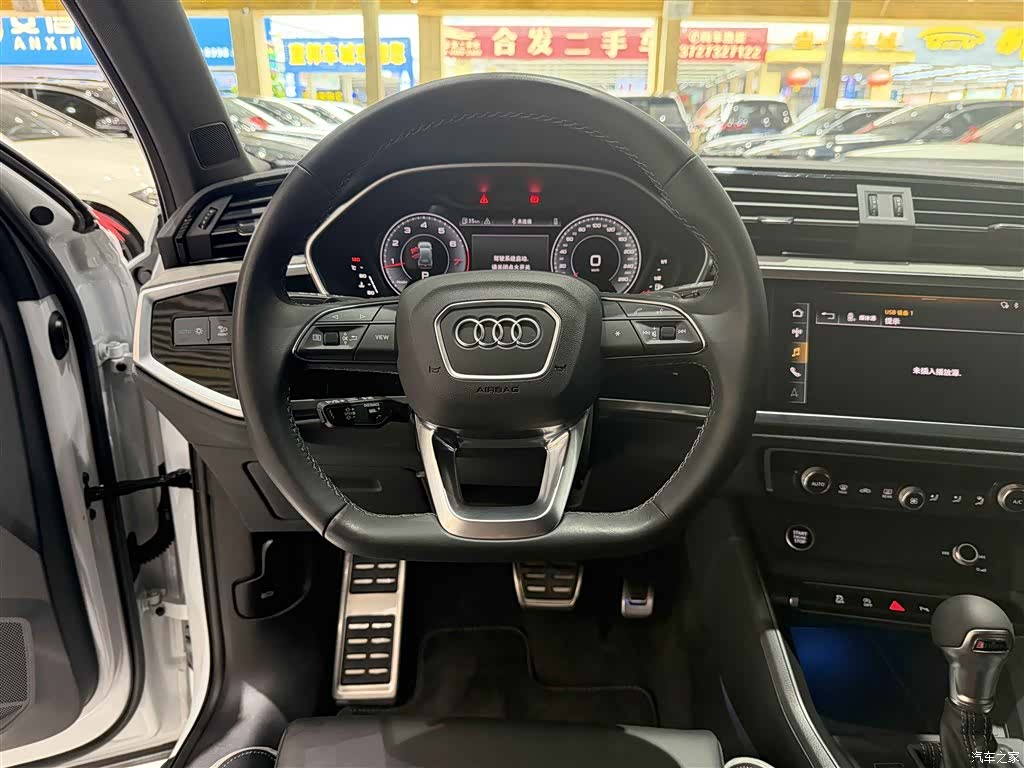 Audi Q3, 2024 14