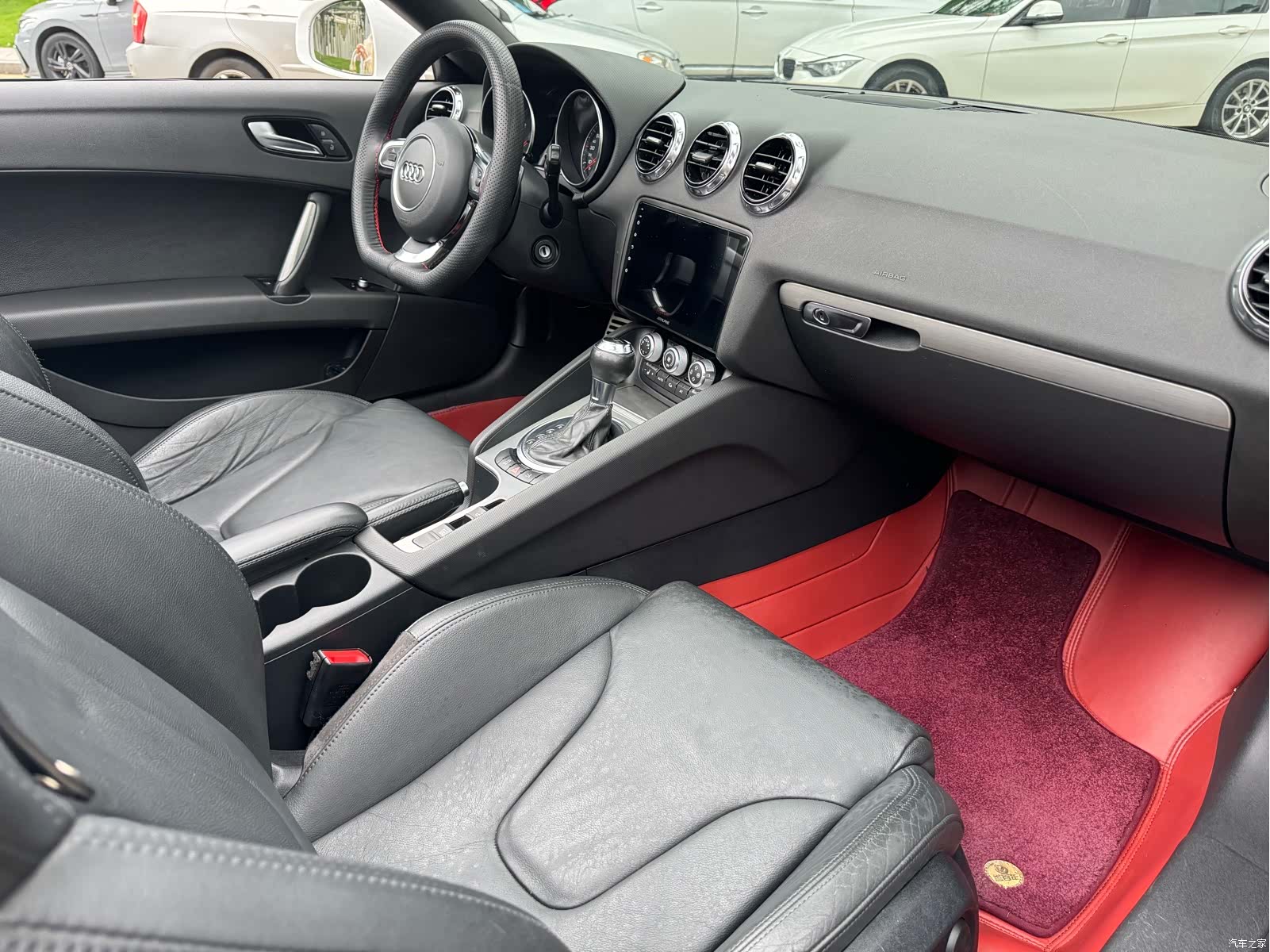 Audi TT, 2011 6