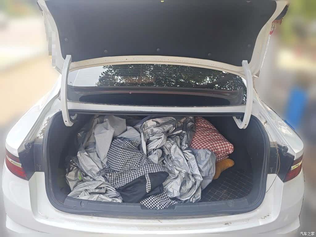Geely Preface, 2024 16