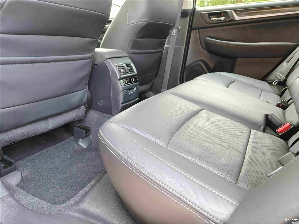Subaru Outback, 2015 11