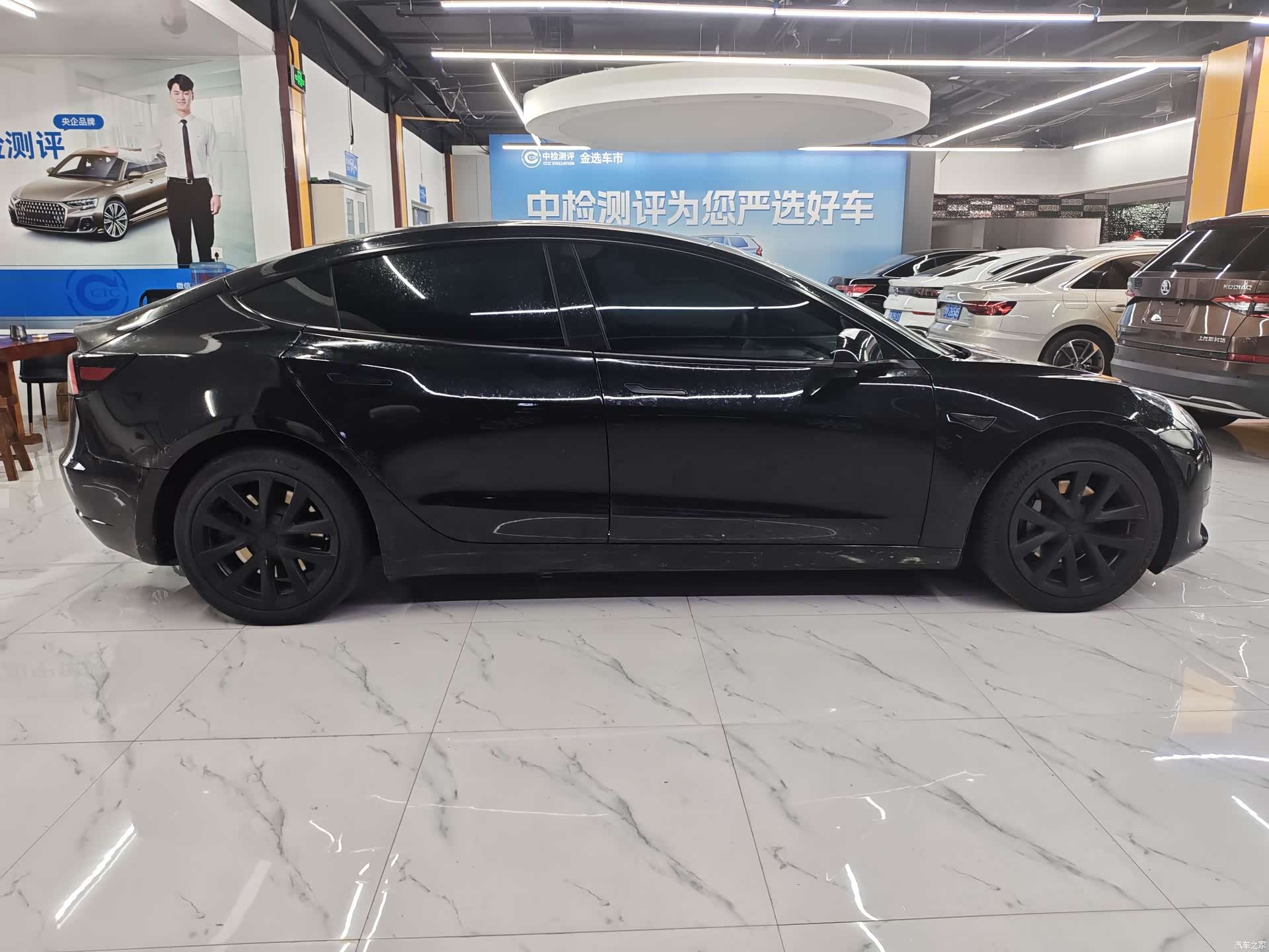Tesla Model 3, 2023 4