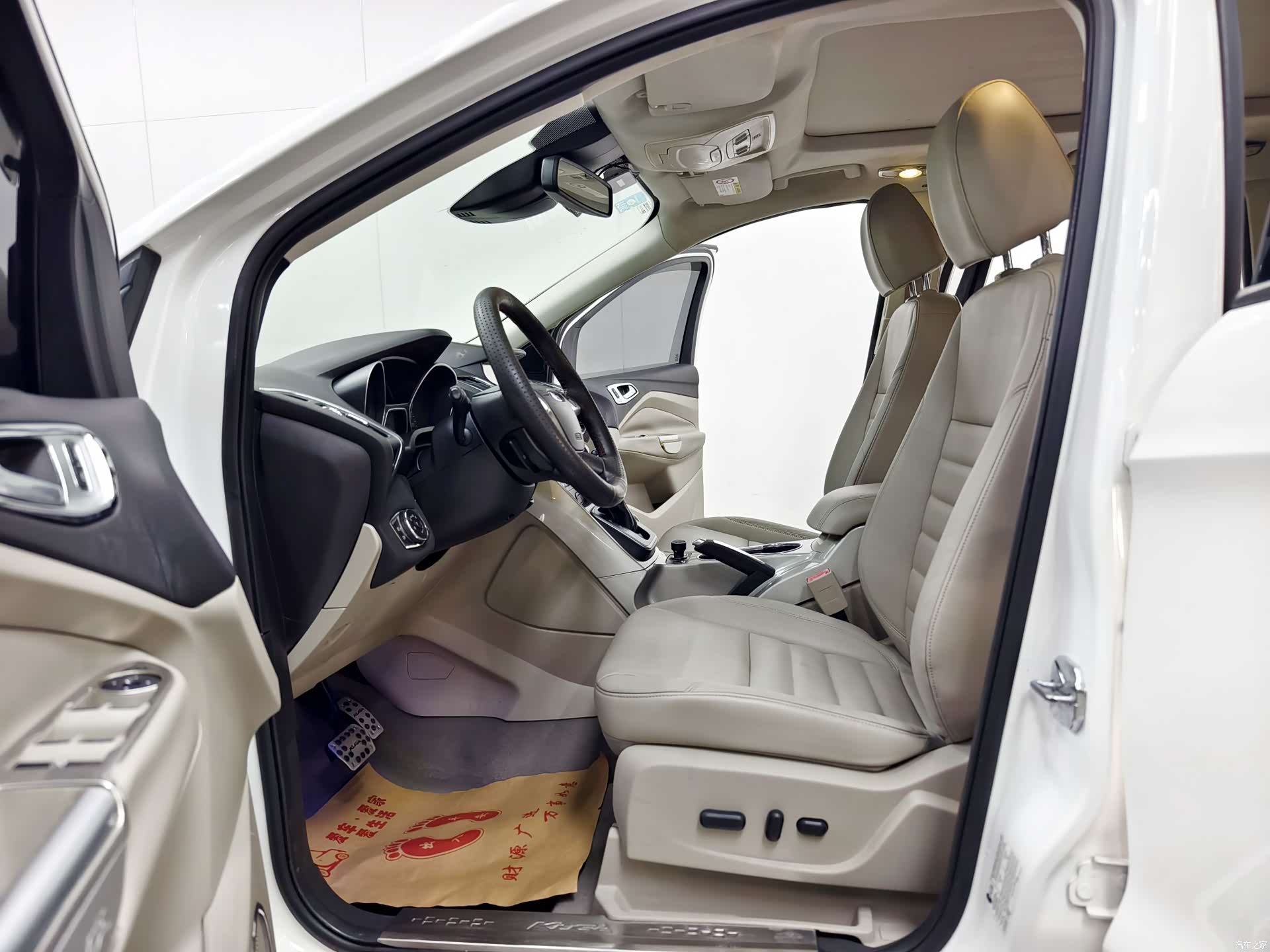 Ford Kuga, 2014 11