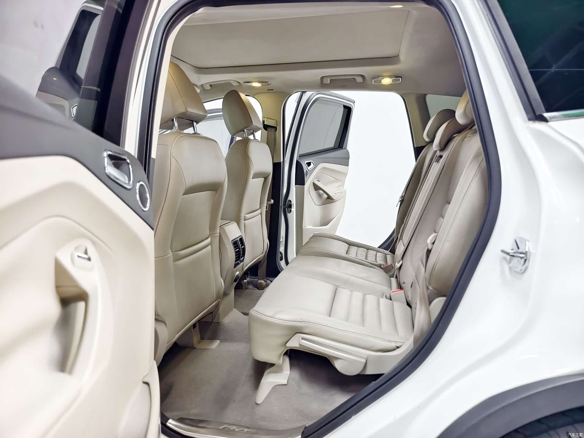 Ford Kuga, 2014 13