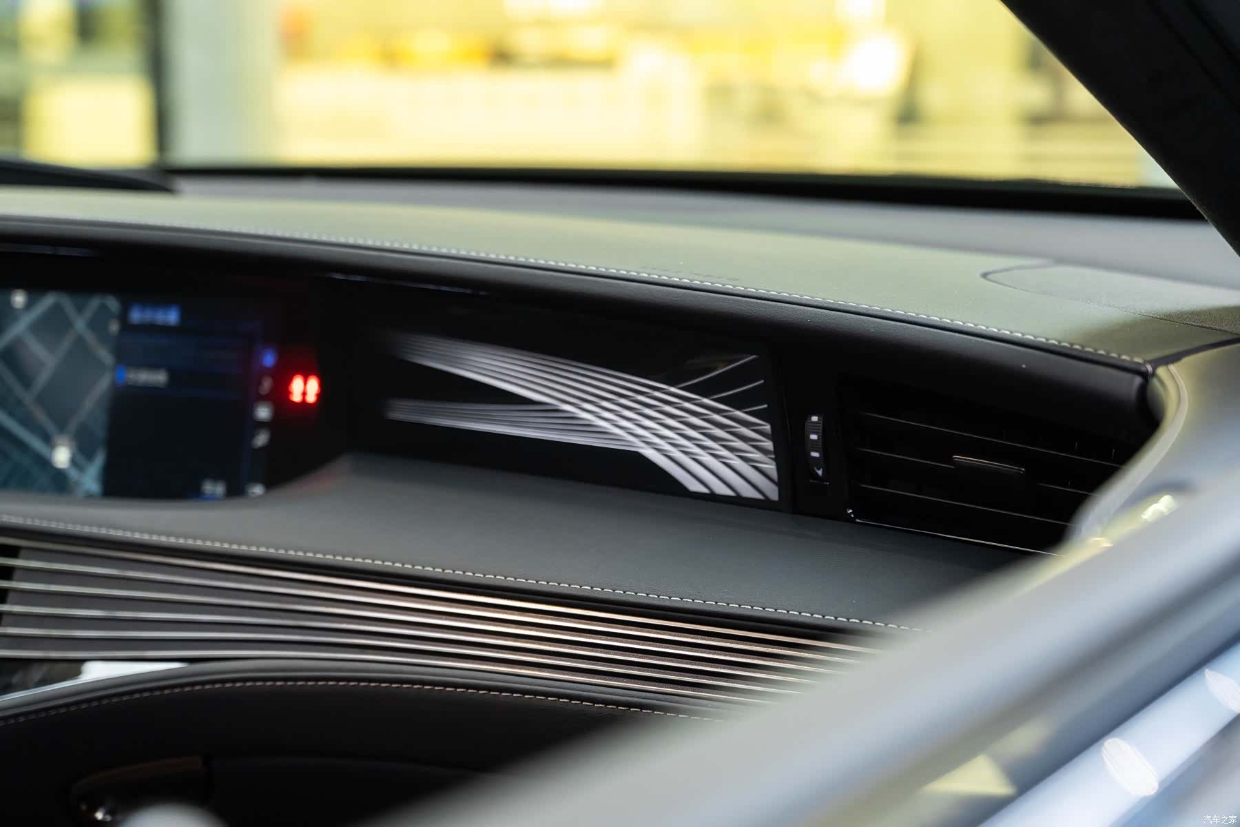 Lexus LS, 2019 24