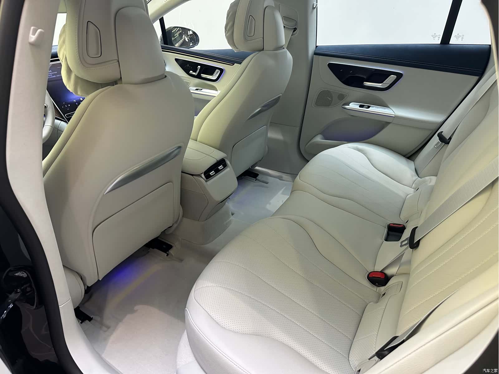 Mercedes-Benz EQE, 2025 15