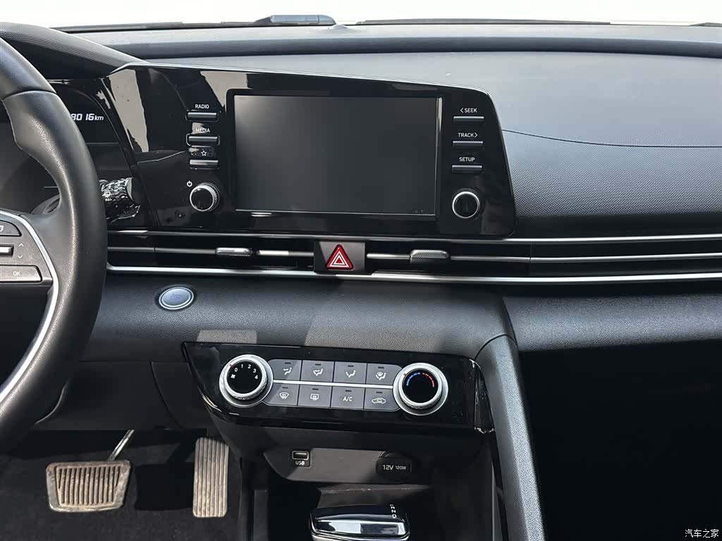 Hyundai Elantra, 2022 11