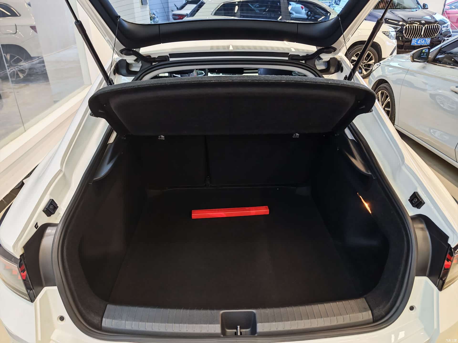 Volkswagen Lamando, 2023 13