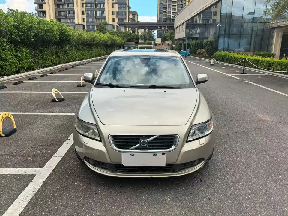 Volvo S40