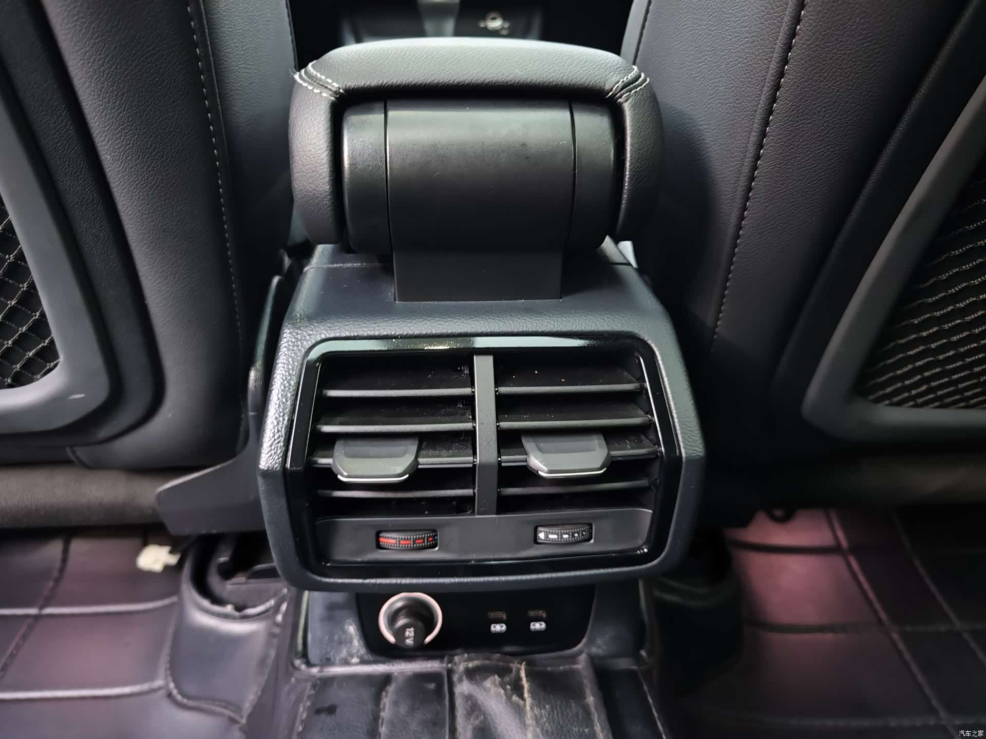 Audi Q3, 2022 13