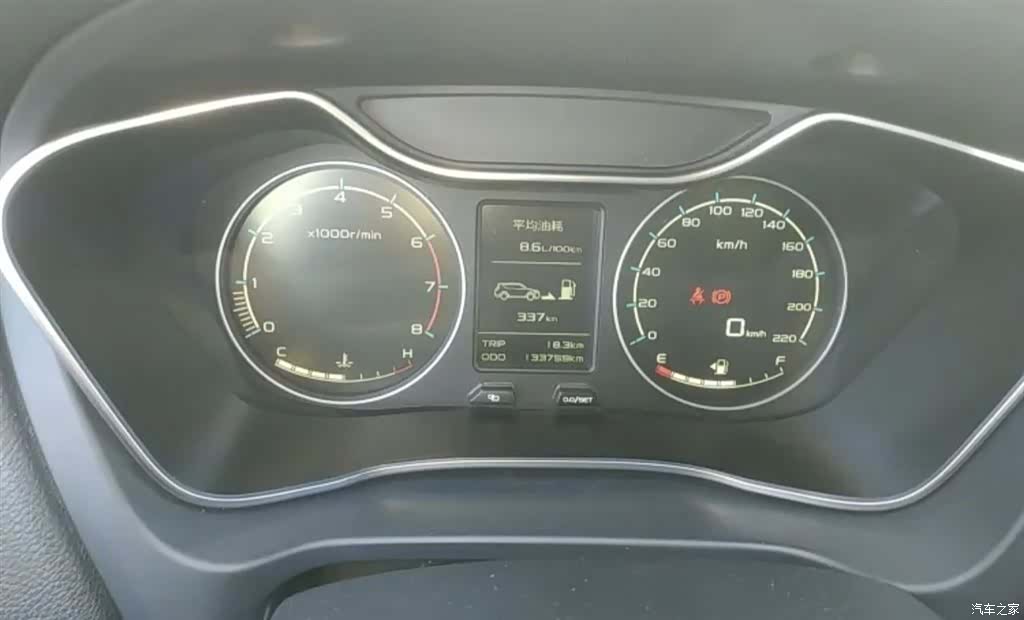 Geely X6, 2016 12