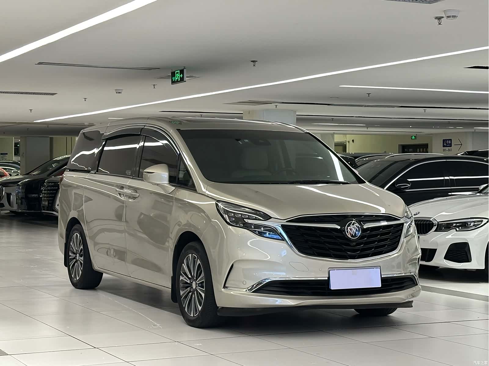Buick GL8, 2022 3