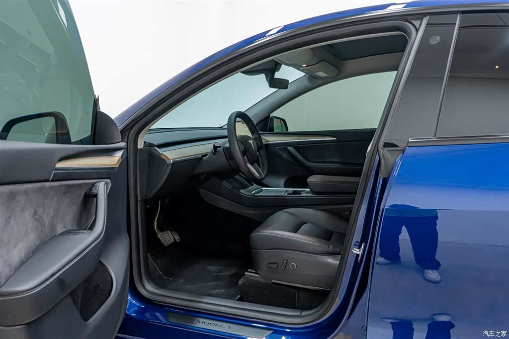 Tesla Model Y, 2022 17
