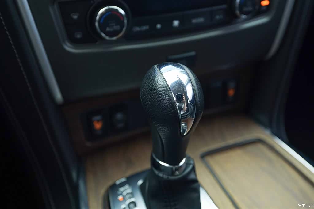 Nissan Patrol, 2019 9