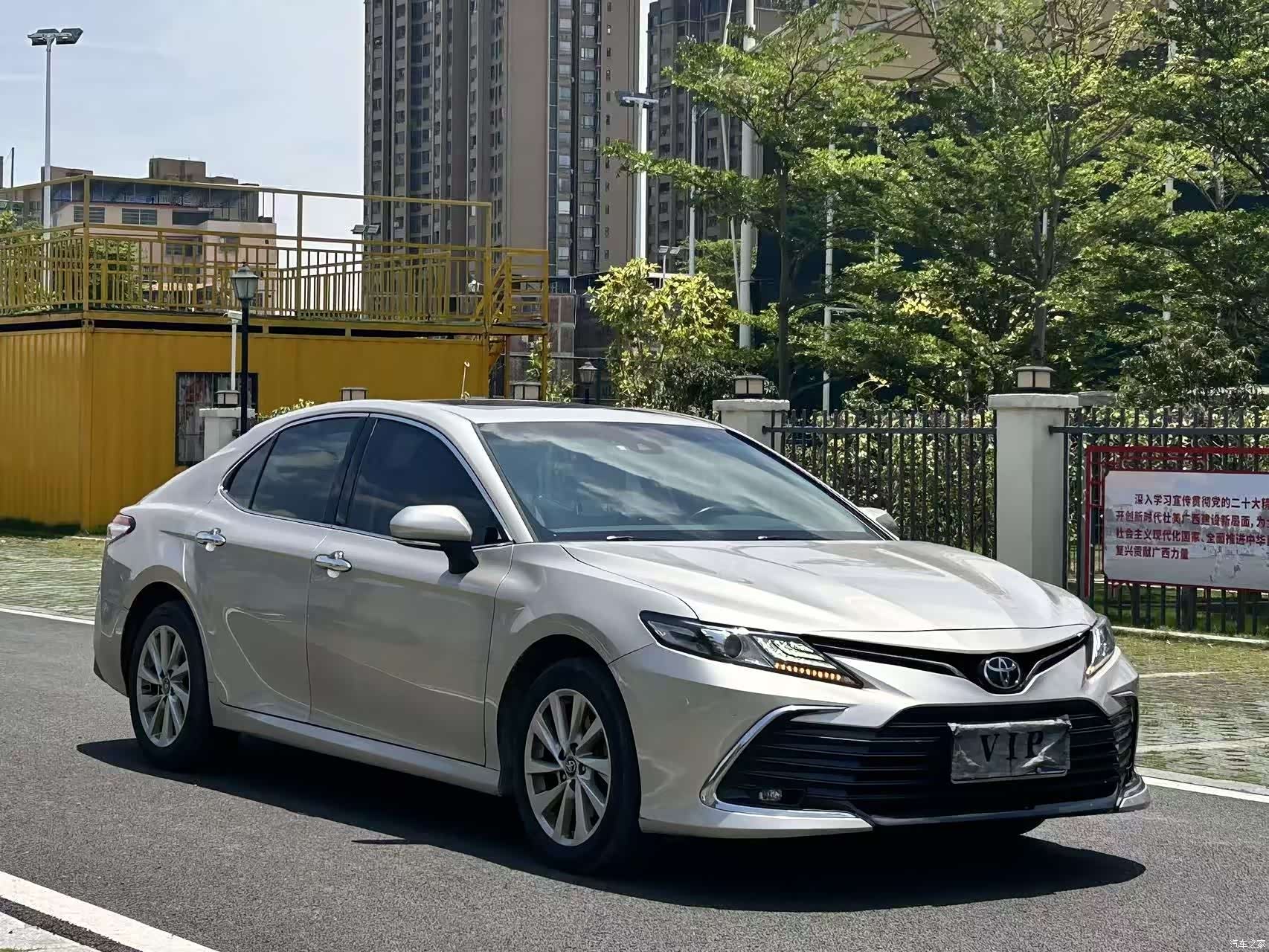 Toyota Camry, 2021 3