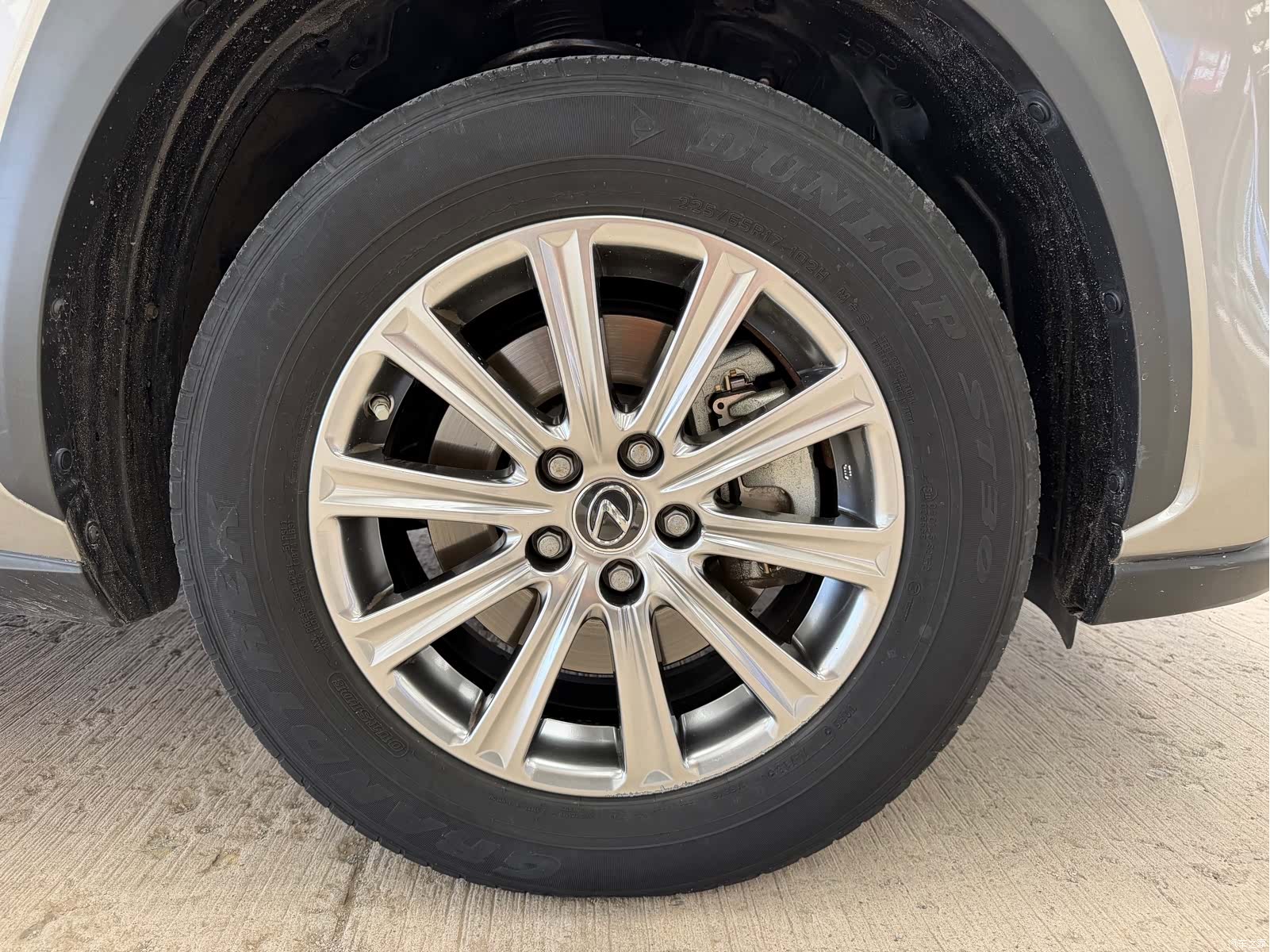 Lexus NX, 2019 18