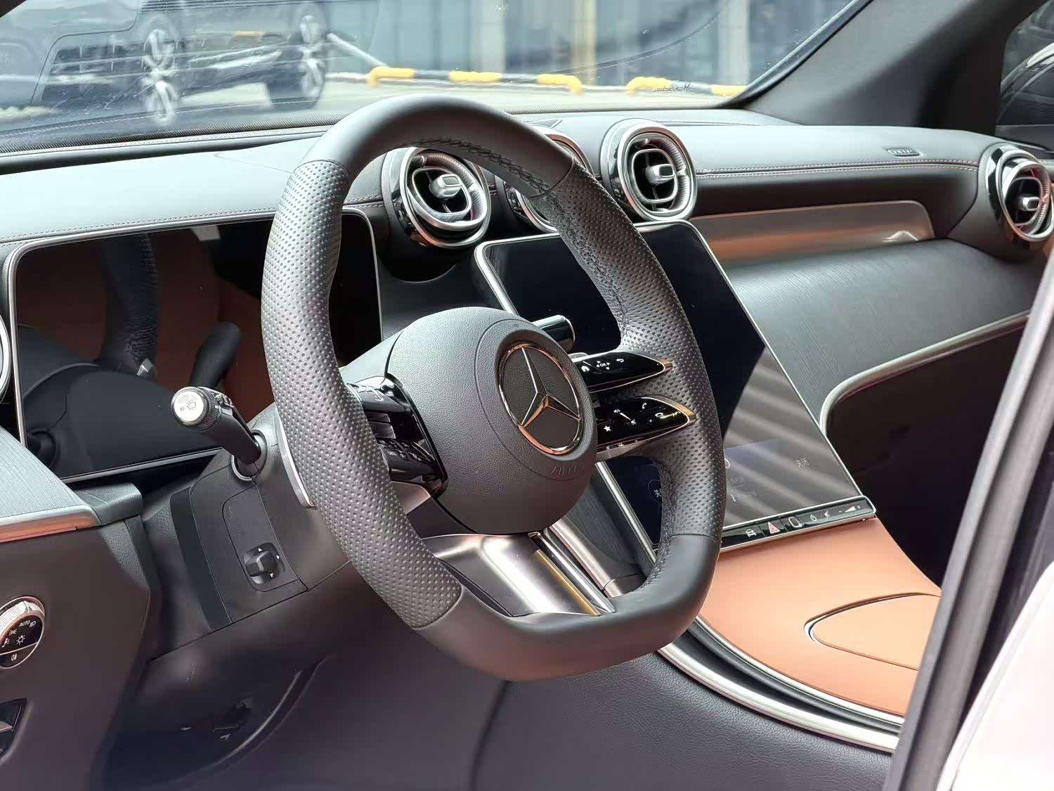 Mercedes-Benz GLC, 2025 10