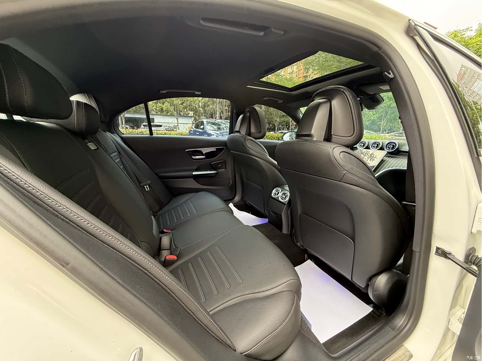 Mercedes-Benz C-Class, 2022 14
