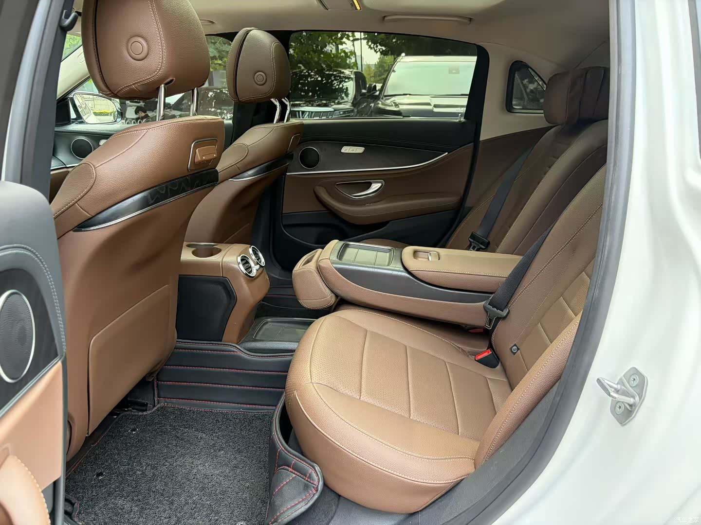 Mercedes-Benz E-Class, 2018 13