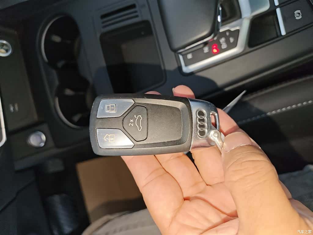 Audi A4L, 2022 9