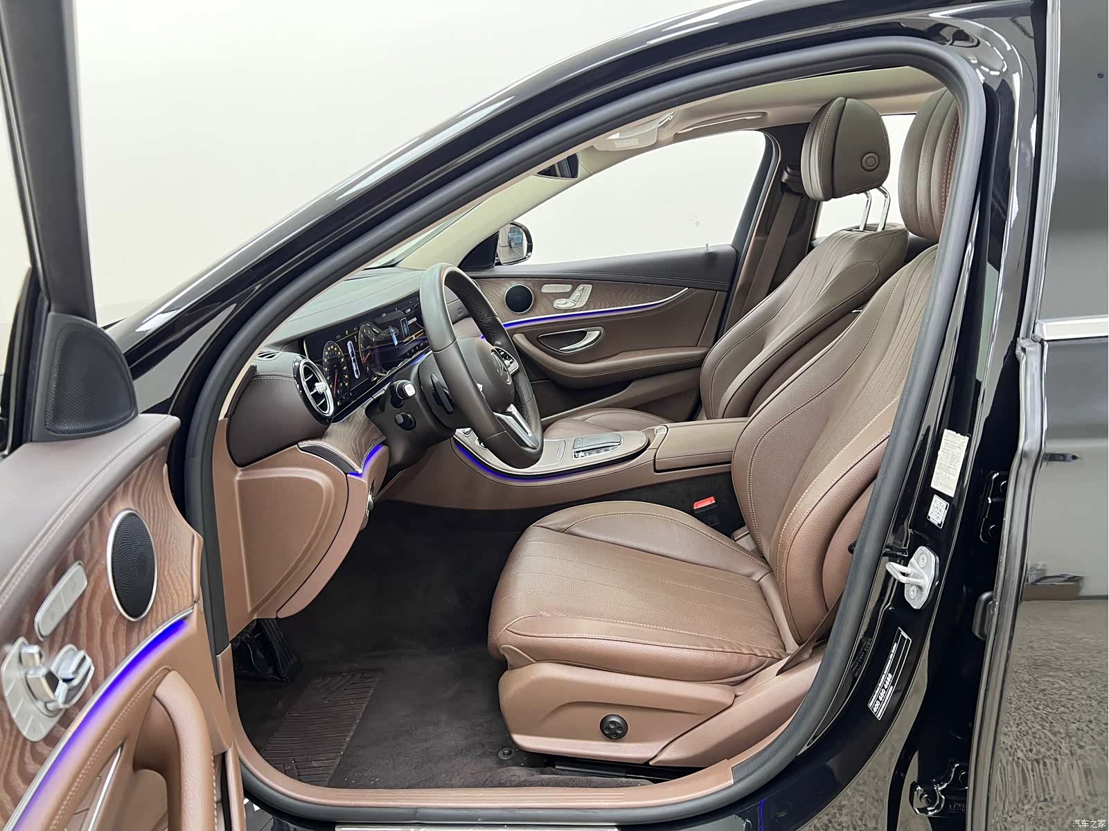 Mercedes-Benz E-Class, 2020 4