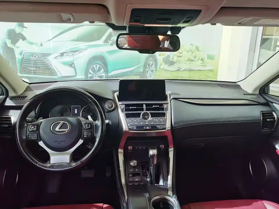 Lexus NX