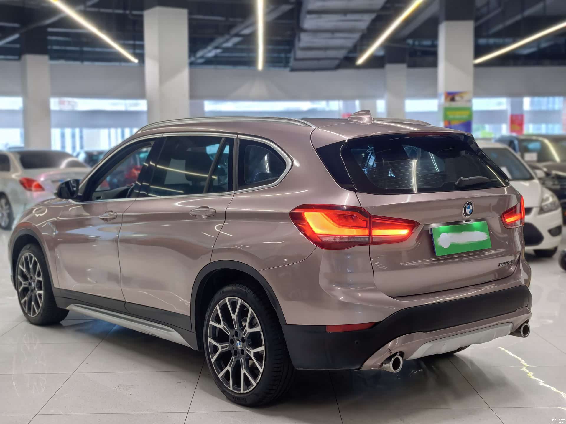 BMW X1, 2019 все фото