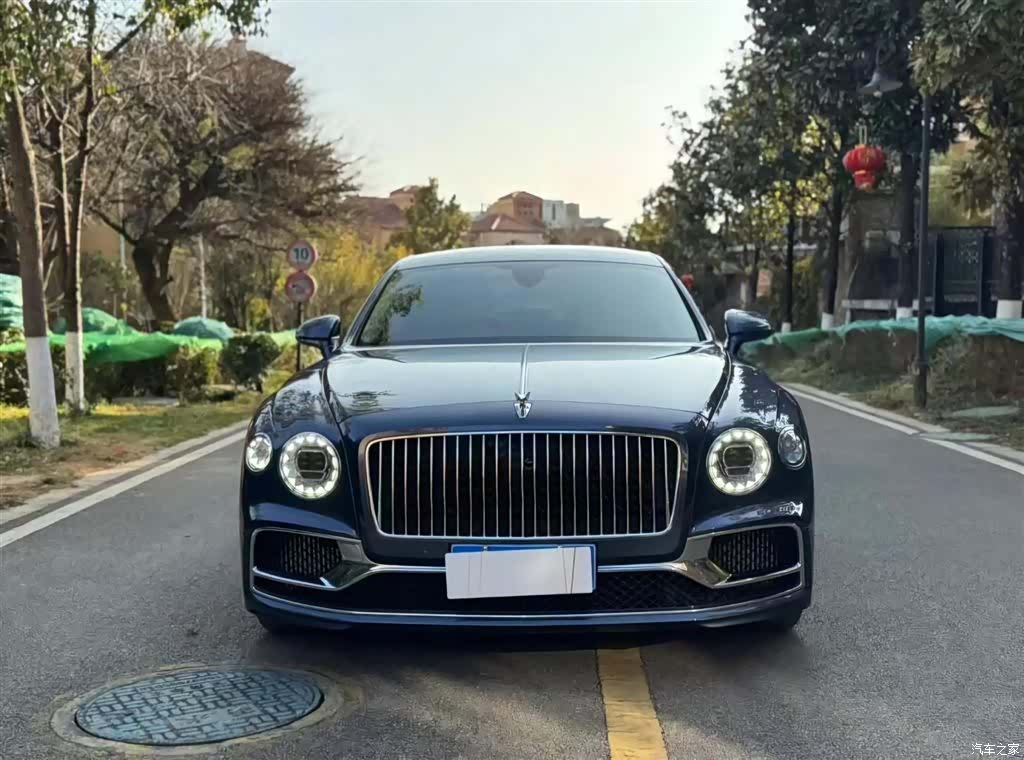 Bentley Flying Spur, 2023 2