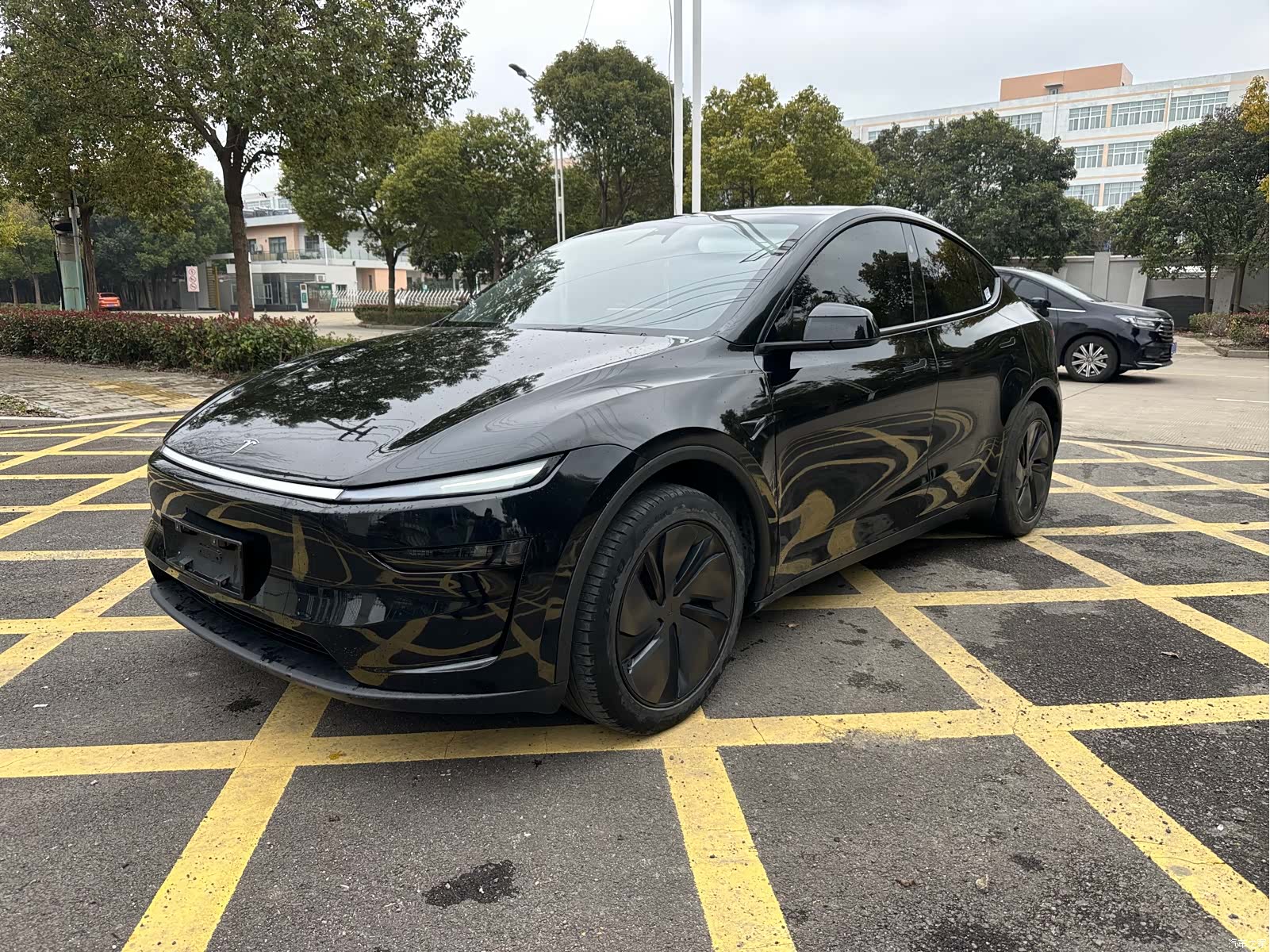 Tesla Model Y, 2025 2