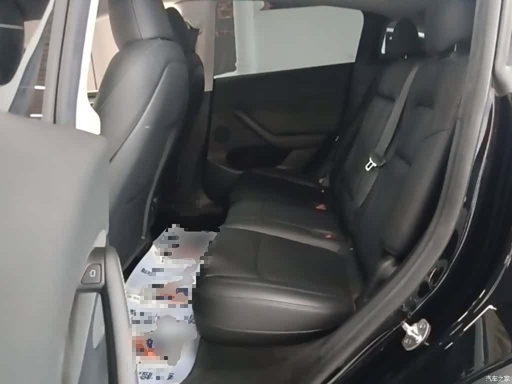 Tesla Model Y, 2023 17