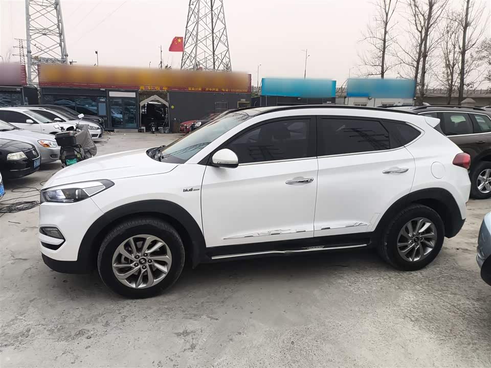 Hyundai Tucson