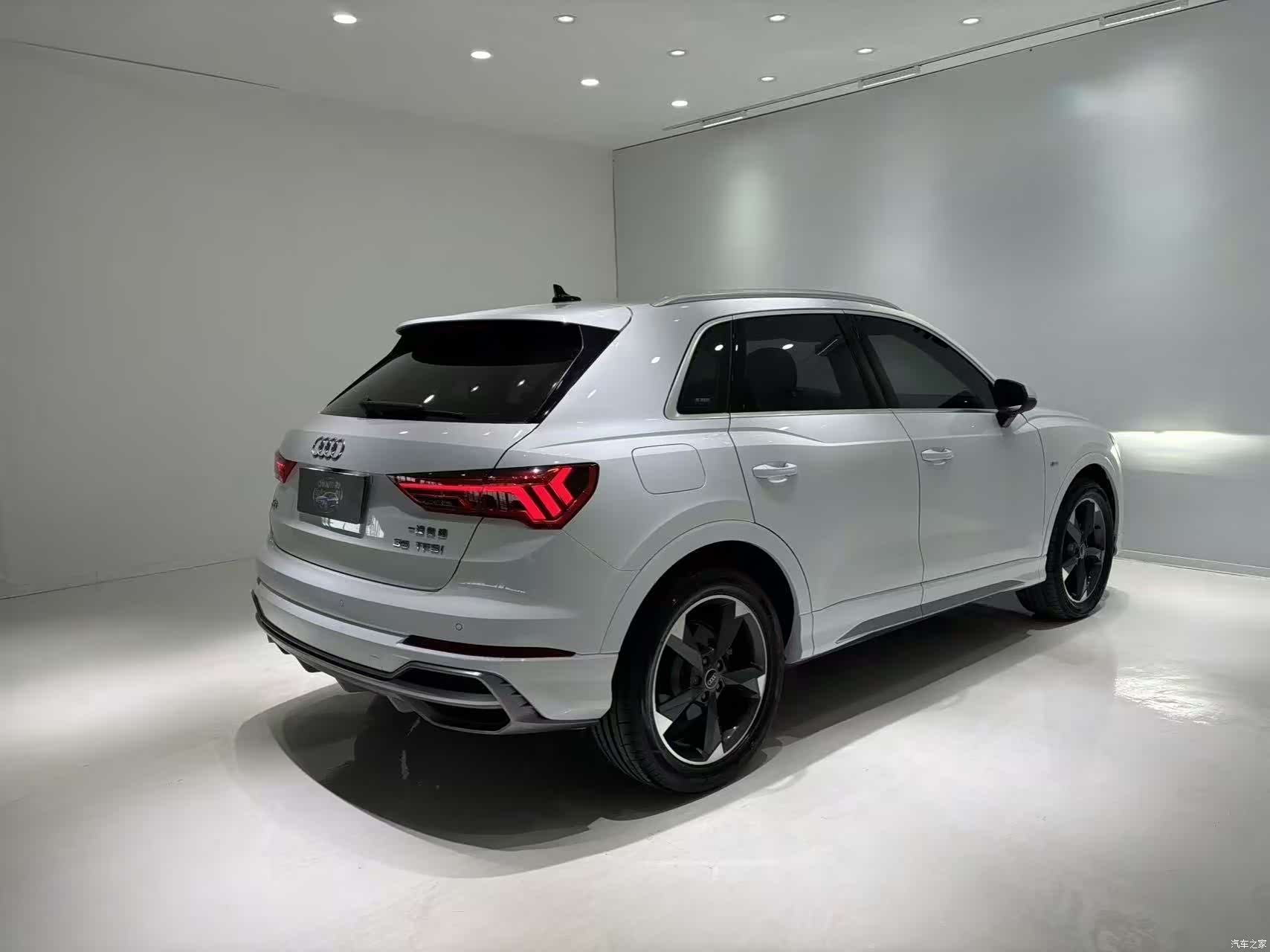 Audi Q3, 2022 все фото