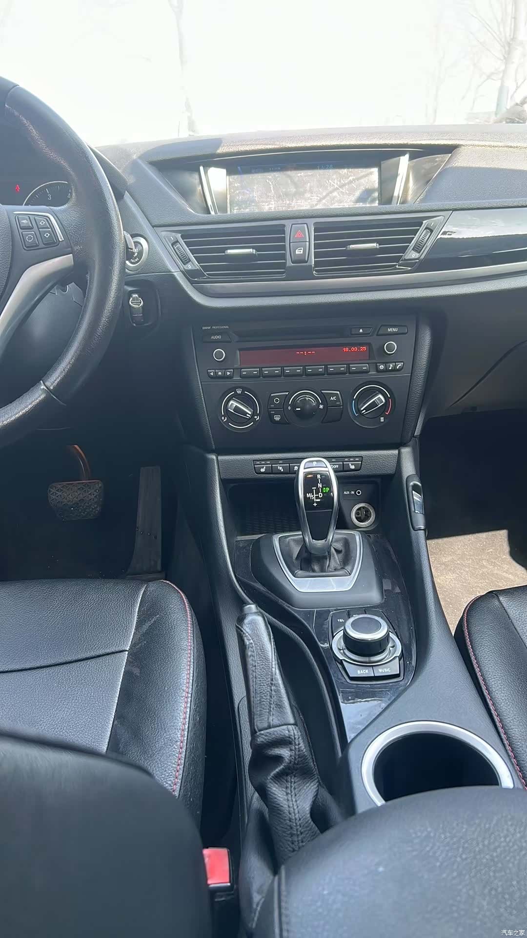BMW X1, 2015 все фото