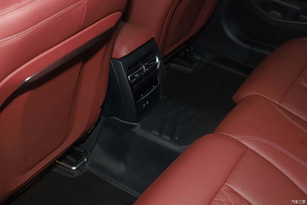 BMW 3 Series, 2025 23